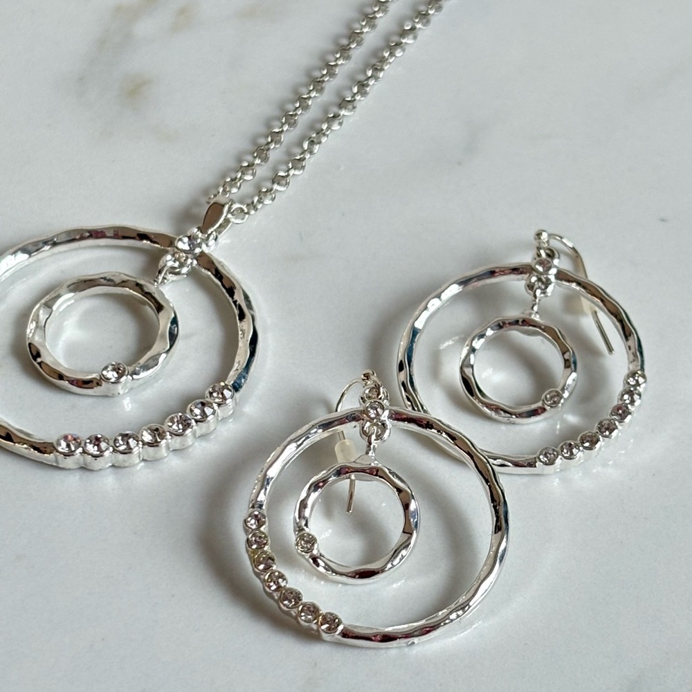 Vintage Avon Hammered Silver Tone Circle Rhinestone Necklace Earrings Set
